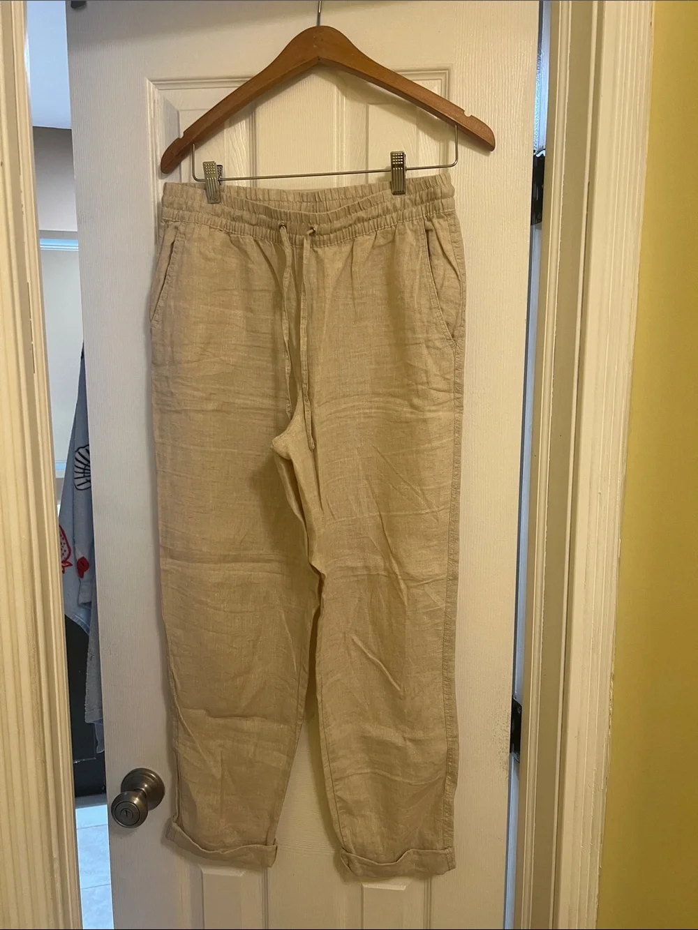 H&M cropped Casual Drawstring Linen Pants in Beige